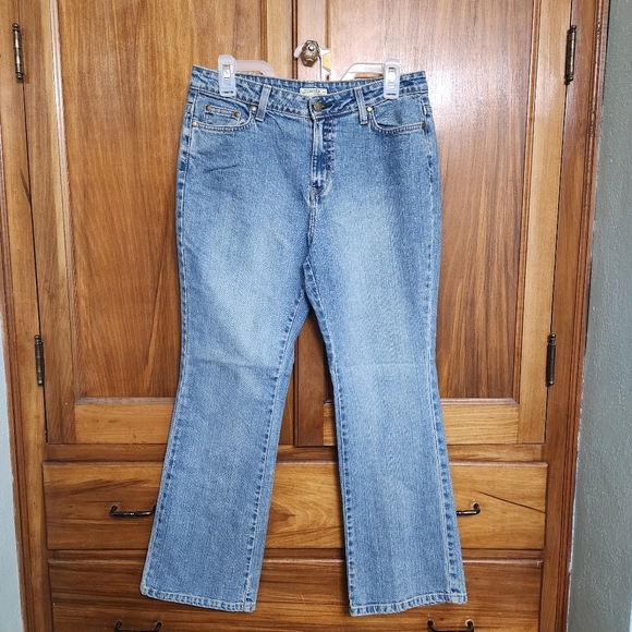 St. John's Bay Bootcut Jeans Size 12 Petite 12p boot cut small flare - Picture 2 of 10